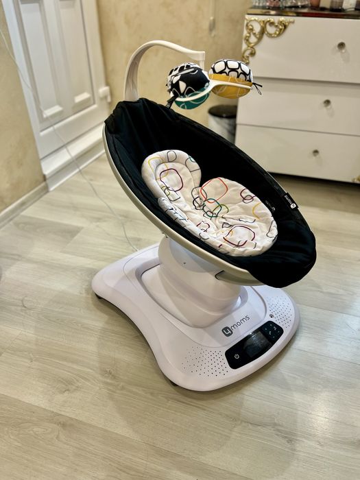 Електрическа бебешка люлка mamaRoo 4.0