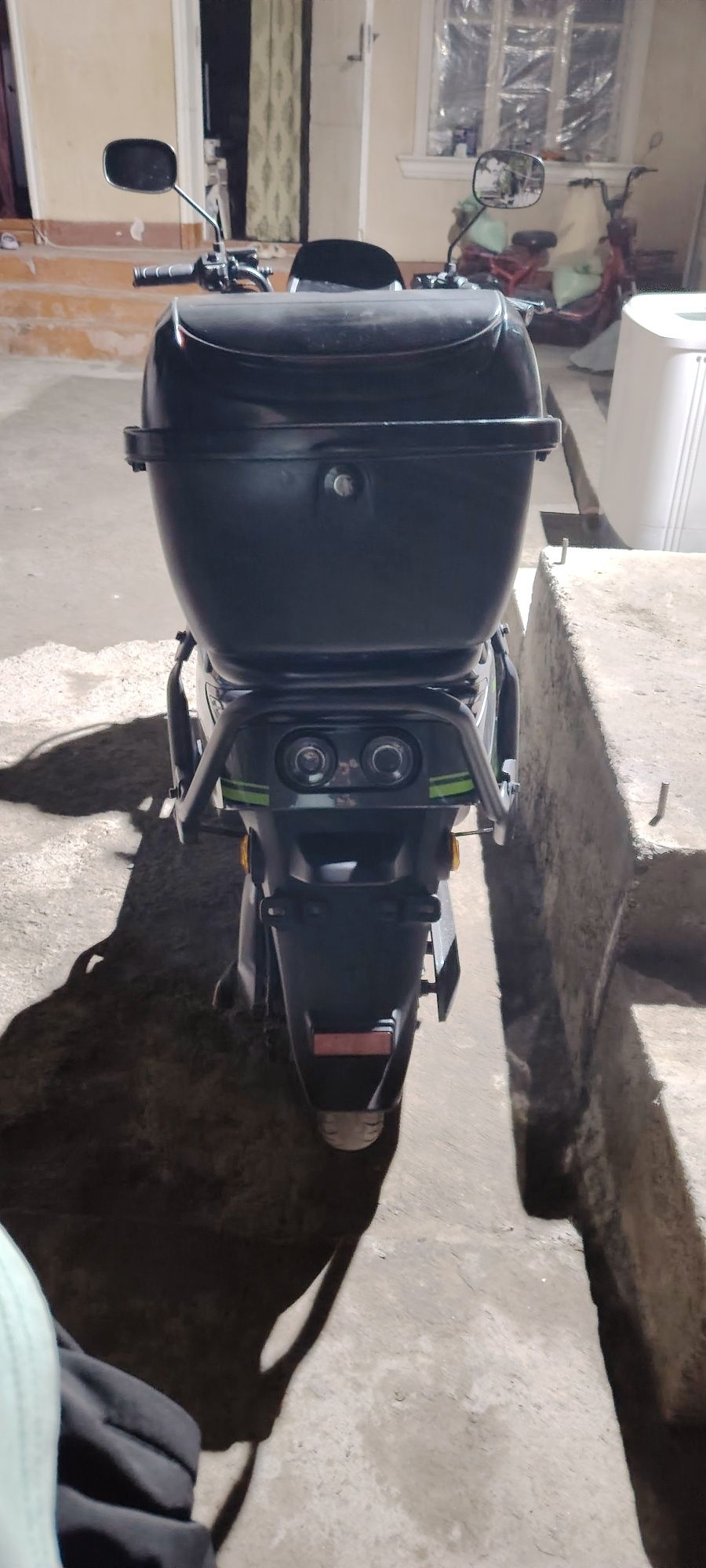 Skuter arivo 700