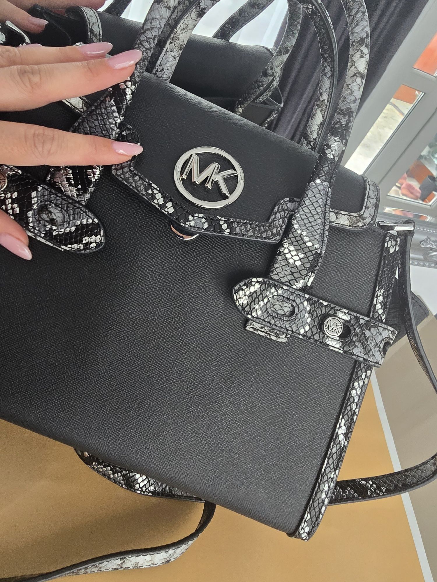 Michael Kors Carmen
