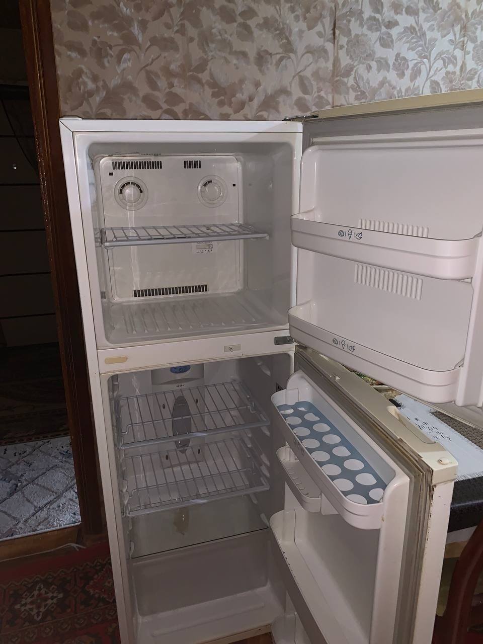 Продаёться Холодильник LG
