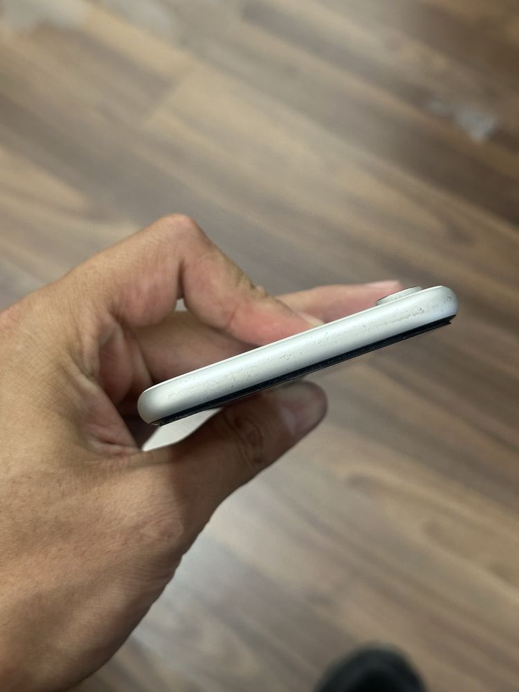 Iphone XR 128GB WHITE