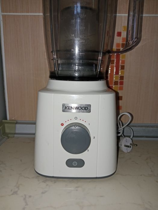 Продам оригинал блендер Kenwood в идеальном состоянии.
