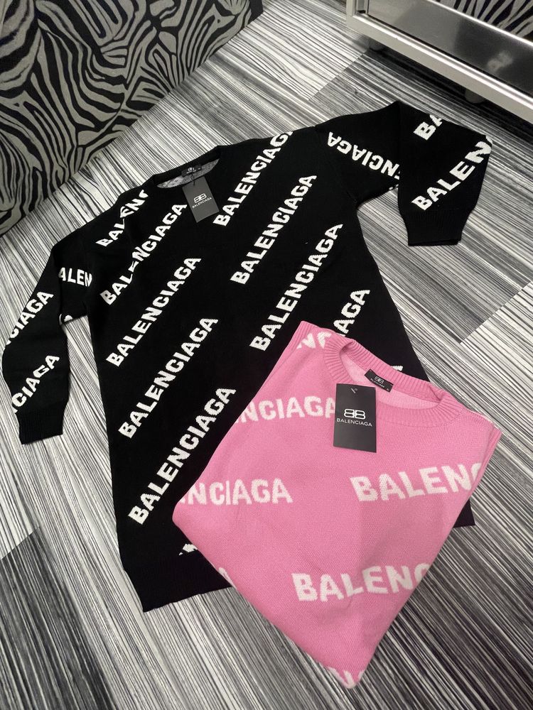 Bluza Balenciaga —>colecția noua / calitate superioara PRODUSUL