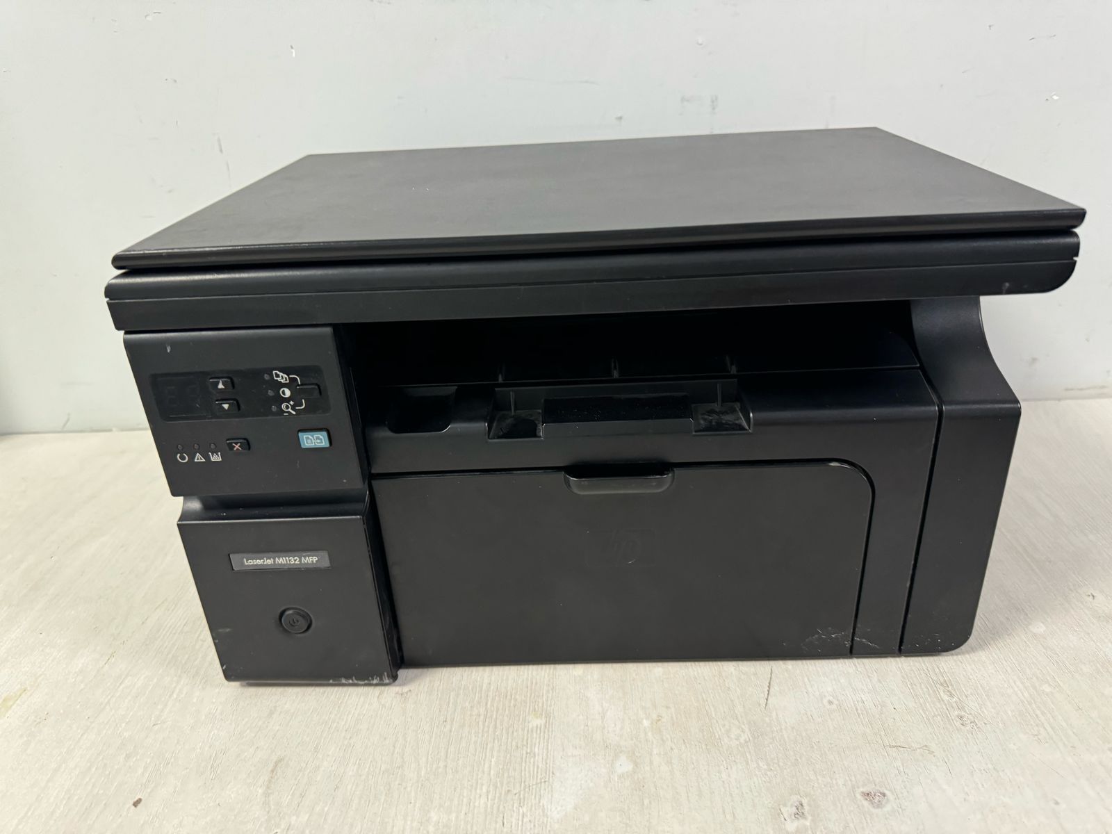 Лазерный принтер 3в1 HP Laserjet M1132 MFP в хорошем состоянии.