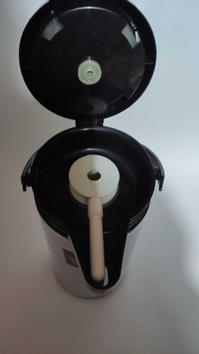 2-литров термос с помпа корпус неръждаема стомана