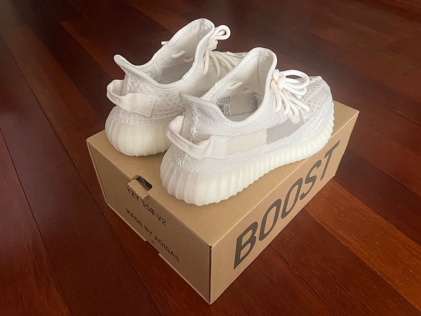 Нови, оригинални маратонки Adidas Yeezy Boost 350 V2 bone, размер 40