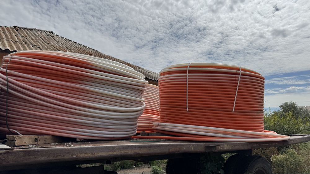 Труба пластиковая.