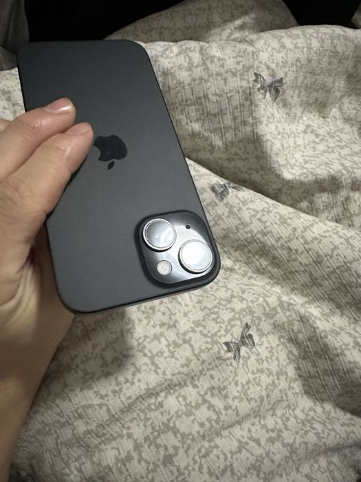 продам телефон iphone 15