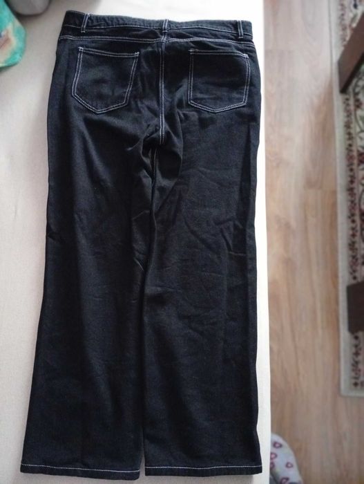 Мъжки дънки-чисто нови, черни.