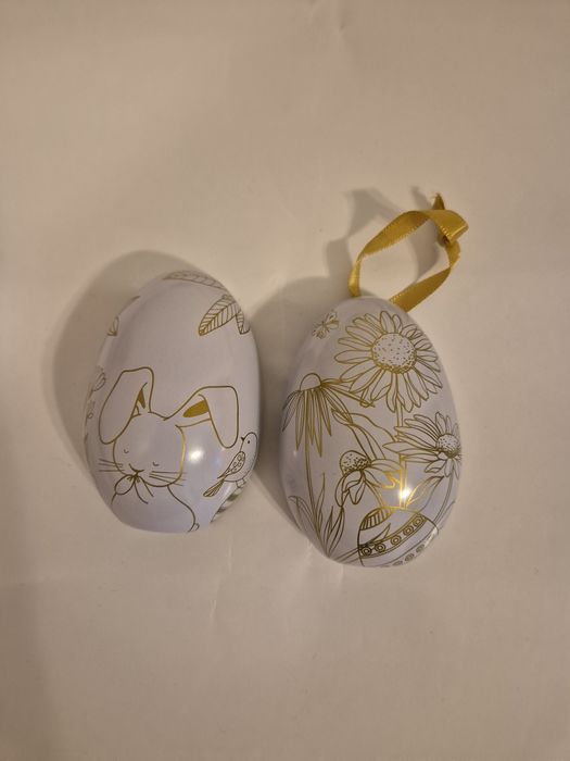 Ou metalic decorativ potrivit si pentru surprize cadou