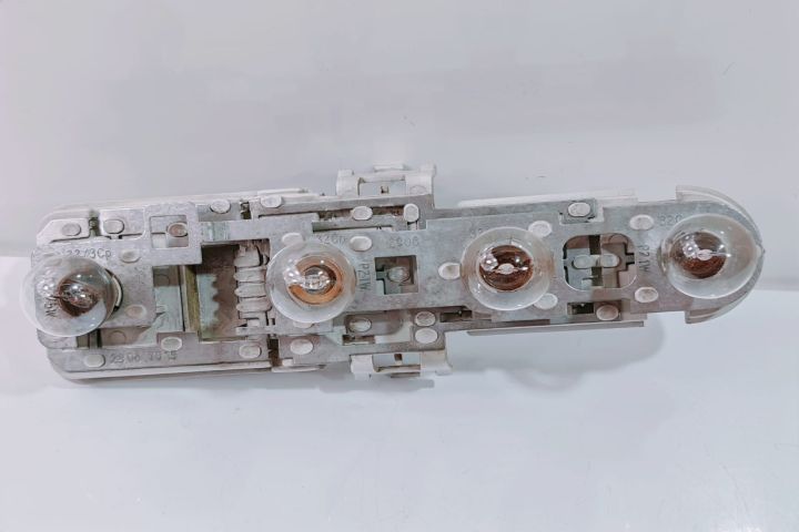 Soclu   Stop stanga  8D9945257 Audi A4 B5 (facelift) seria