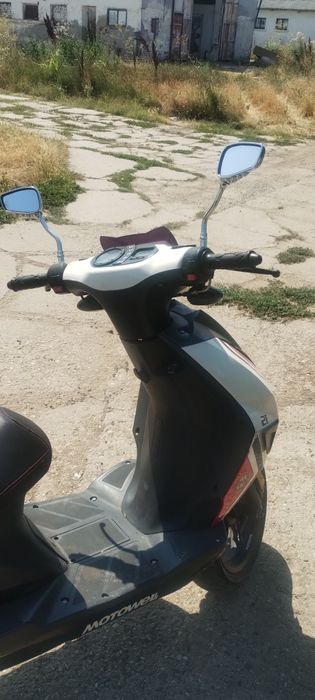 Scuter benzina 49 cm marca Motowelo 3500 ron