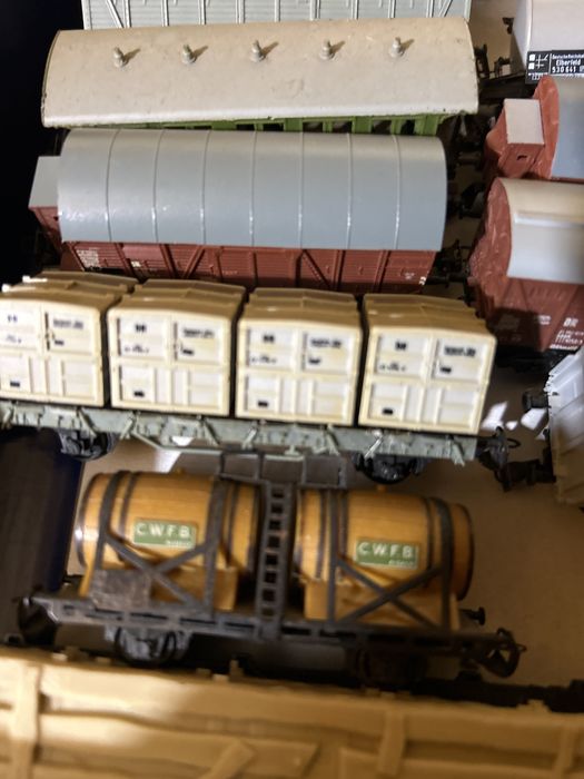 Lot vagoane si locomotive trenulet scala TT