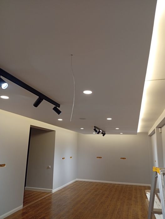 Electrician cu experiență, montez candelabre, banda led, priză ,orice.