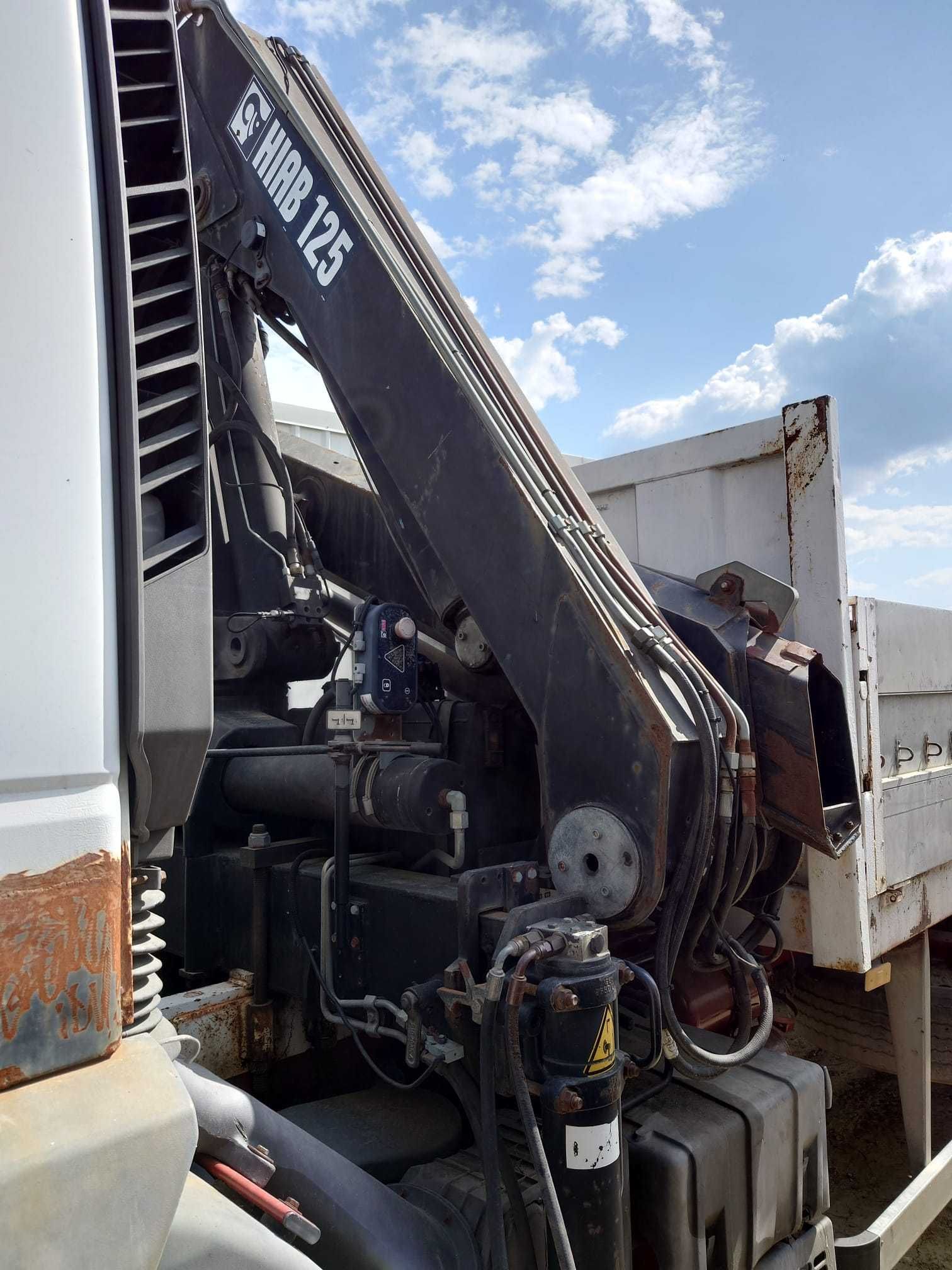 Iveco Magirus cu Macara Hiab 125