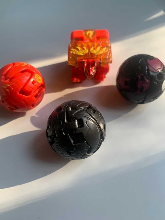 Bakugan комплект (4 фигури) – оригинални бойни топки с трансформация