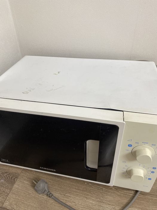 Микроволновка в хорршем состояүие