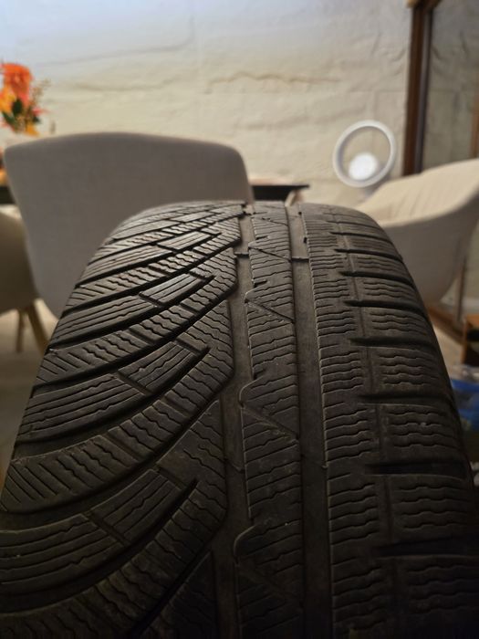 Michelin Pilot Alpin MO 235/45 R19 iarna