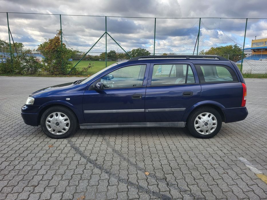 Opel Astra G, condiție bună, kilometri puțini.