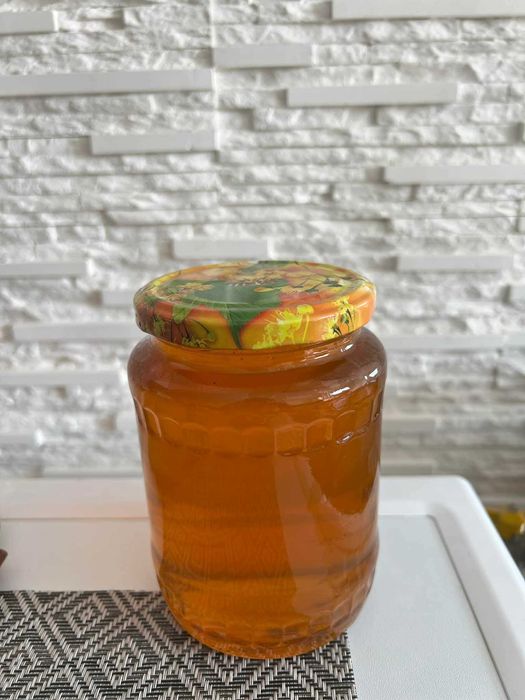 Vând miere naturală 100%