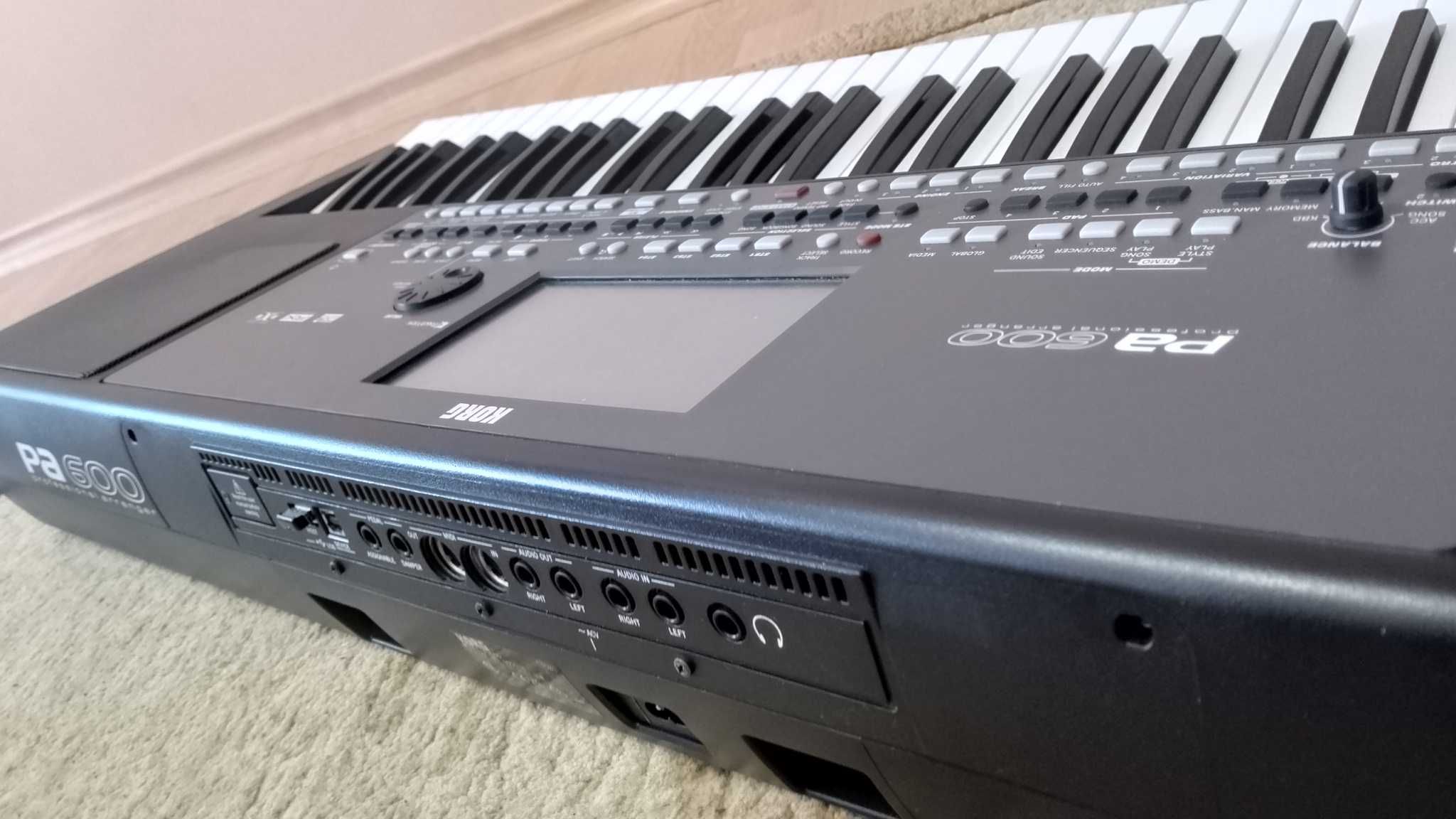 Korg Pa600-много запазен