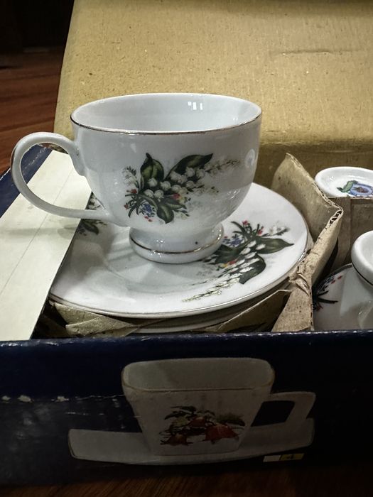 Чайный сервиз из 12 предметов