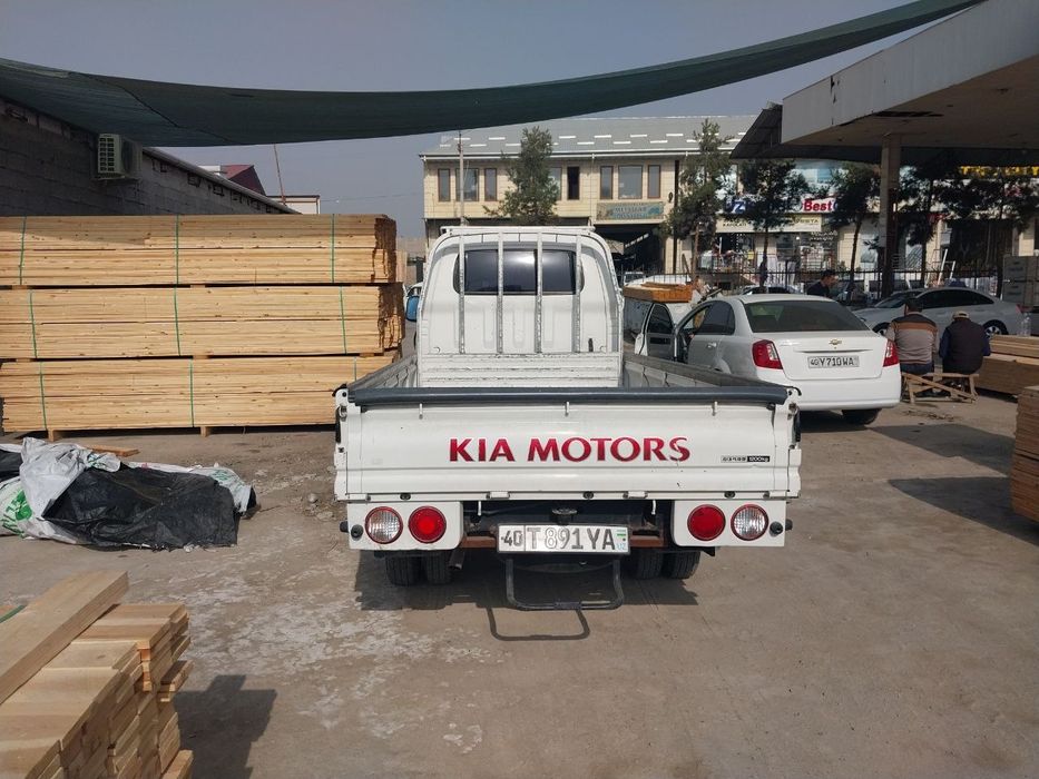 Киа бонго срочно сотилади