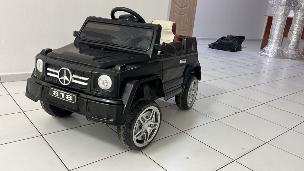 Машинка детская б/у продам