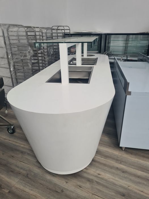 Vitrina mic dejun  compozitie