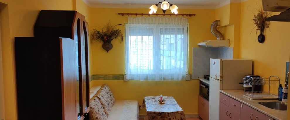 Дава се под наем Едностаен апартамент в Бургас, Меден рудник - зона А - 35 кв.м за 140 € - Снимка #3