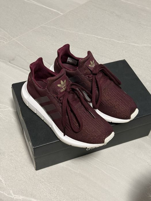 Дамски маратонки Adidas - бордо