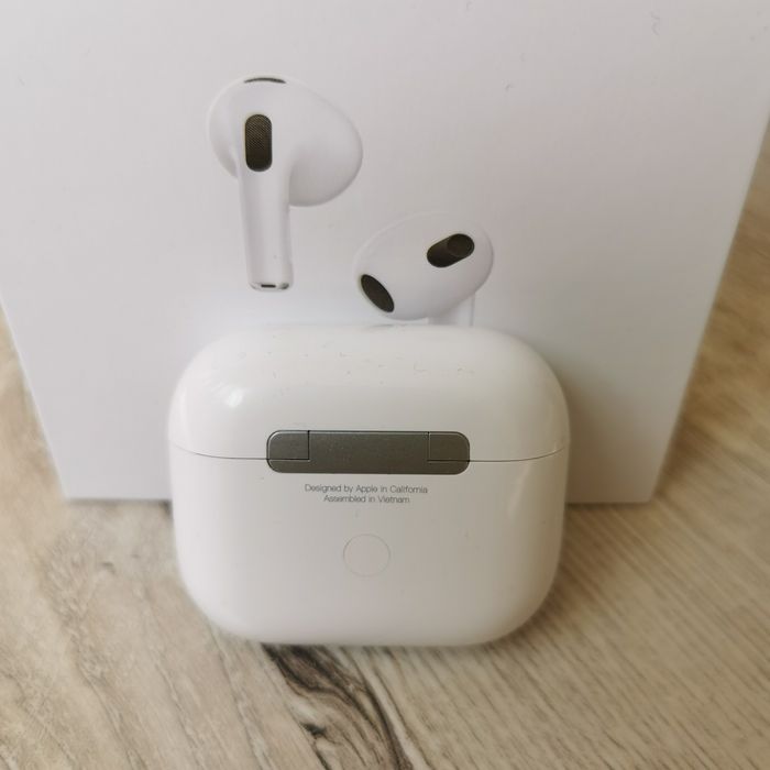 AIRPODS Generatia 3/Gen3/Casti Wireless/Sigilate-HUSA GRATUITA