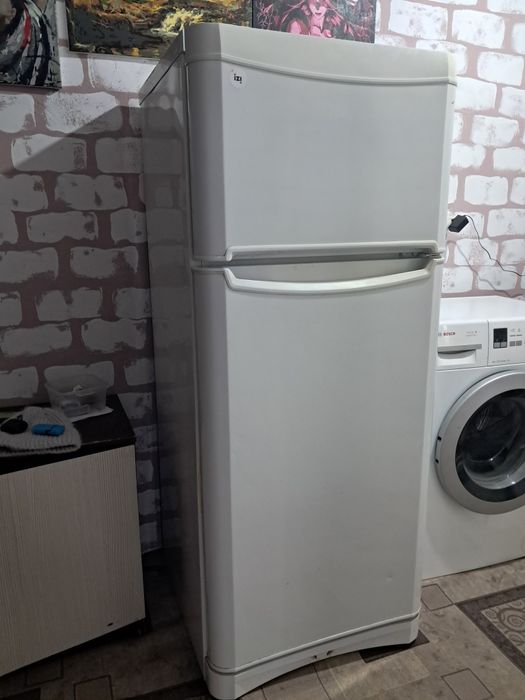 Продам холодильник