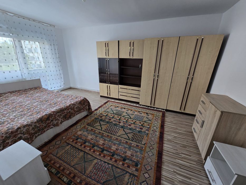 Inchiriez ap 3 camere
