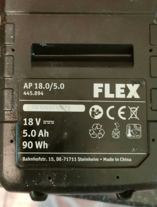 Bormasina cu percutie si de Rigips Flex de 18V  5Ah și înc, rapid.