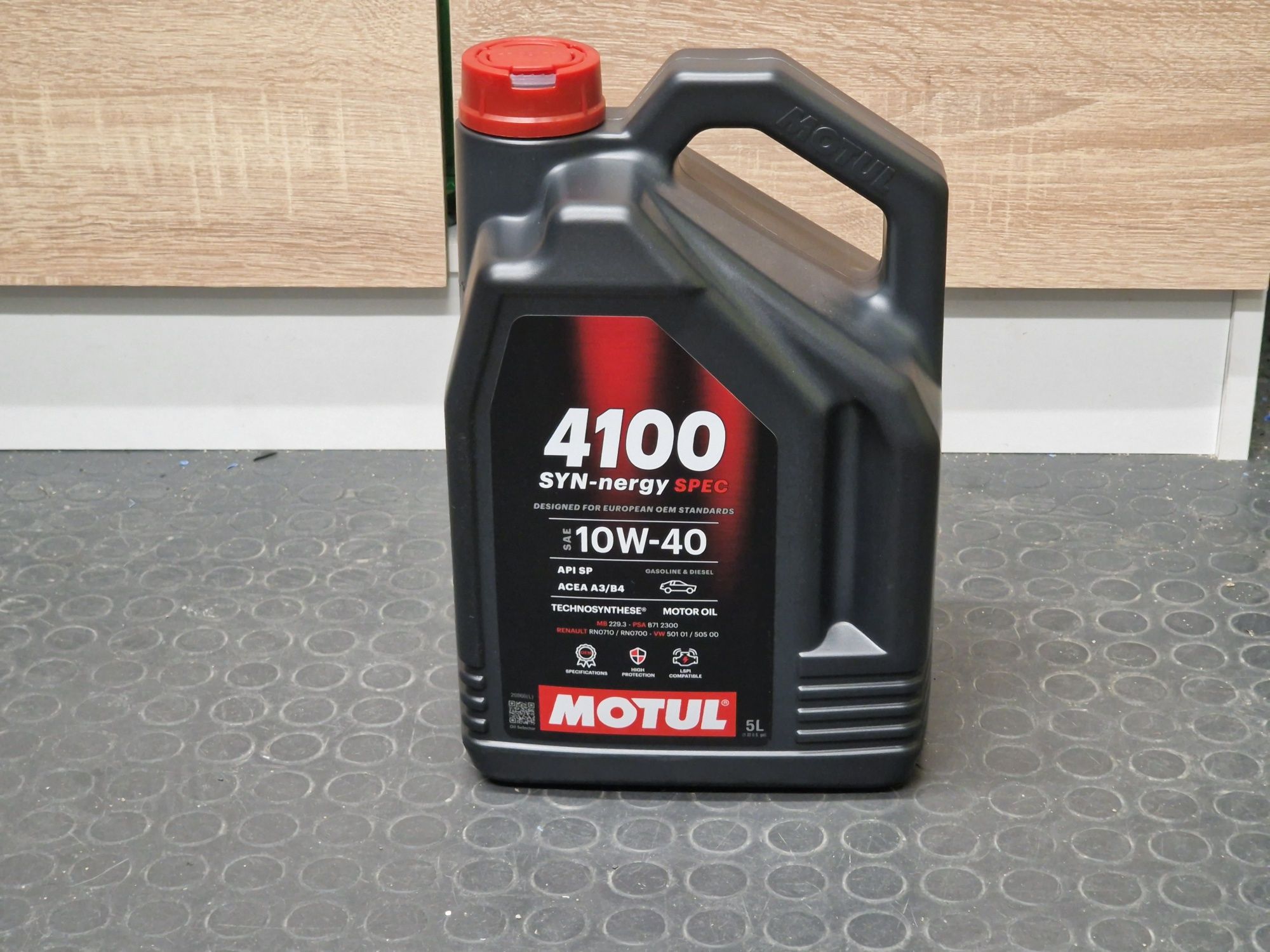 Масло Motul 10W-40 5 литра 4100 Ново!