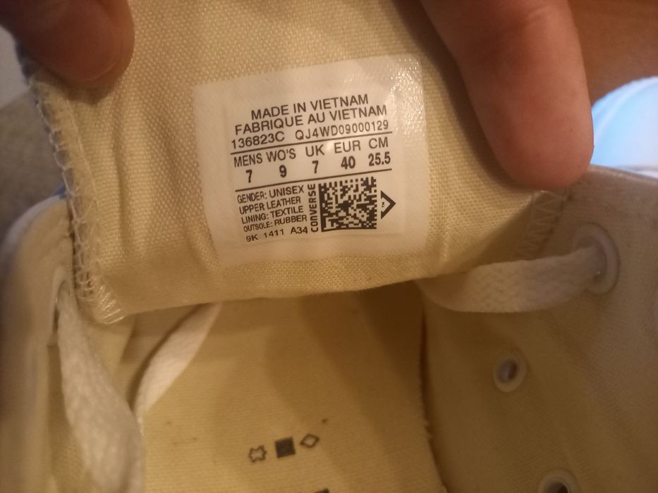 Converse noi marimea 40