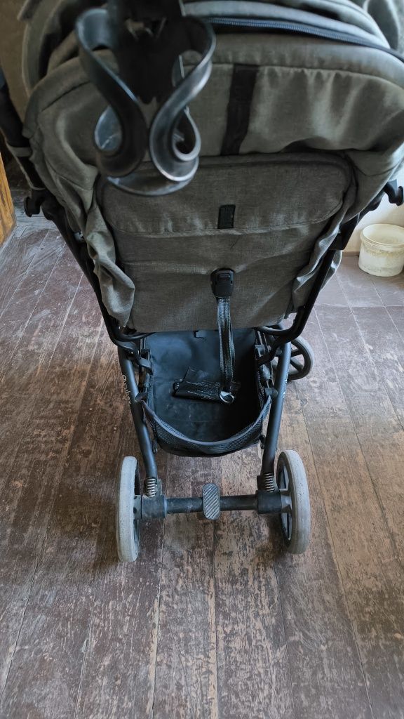 Продавам детска количка Cybex Eezy+