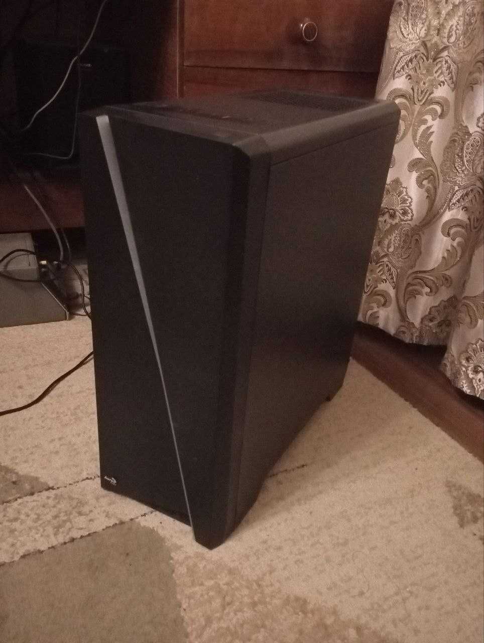 Продаётся пустой кейс "Aerocool Cyclon"