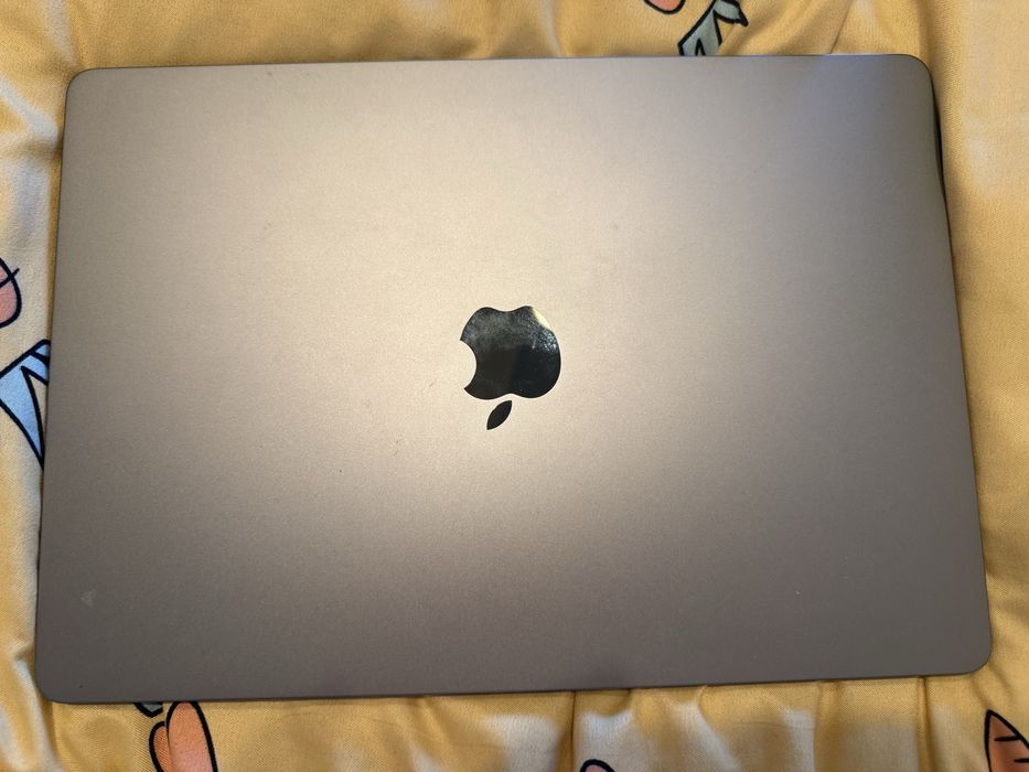 Macbook M3 15”(inch) 526Gb 8RAM