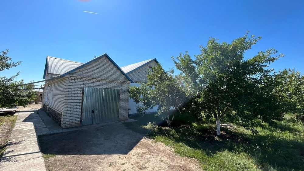 Продам дом. Меловые горки. Кирпичный.ремонт,с мебелью