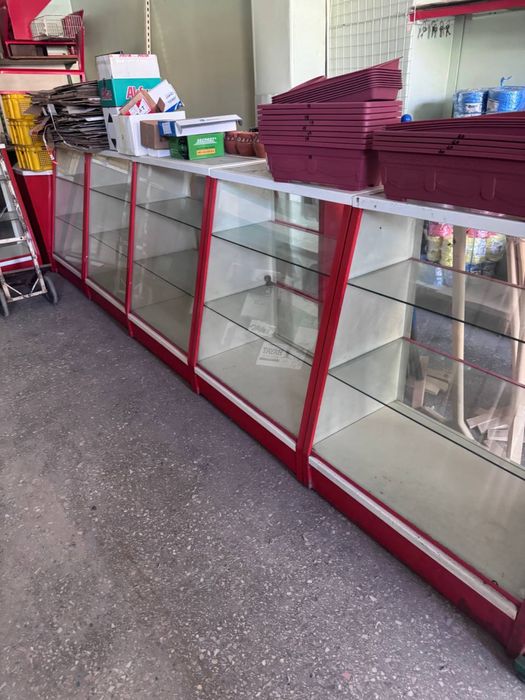 Продам стелаж турецкий  витрину бу ОЙНАЛИ ВИТРИНА, магазин учун б/у