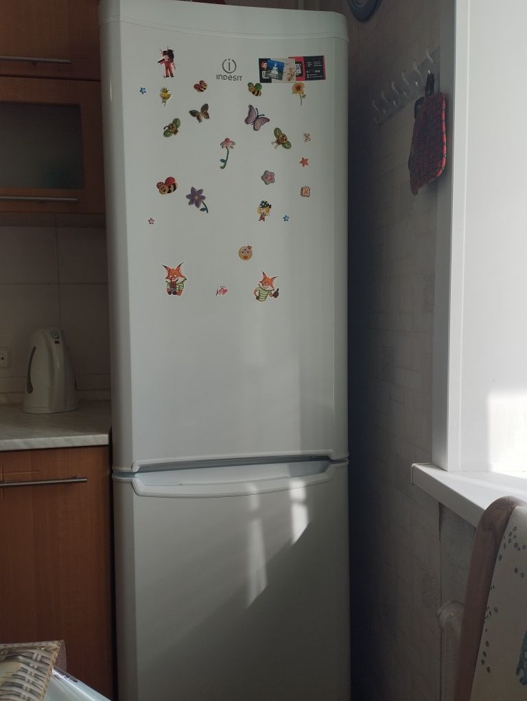 Продается холодильник
