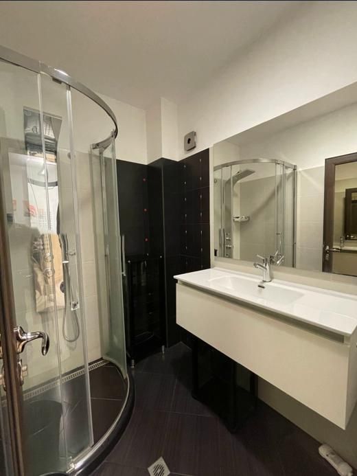 Дава се под наем Тристаен апартамент в София, Център - 100 кв.м за 1090 € - Снимка #11