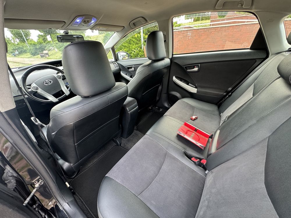 Toyota Prius Advance Hybrid Xenon