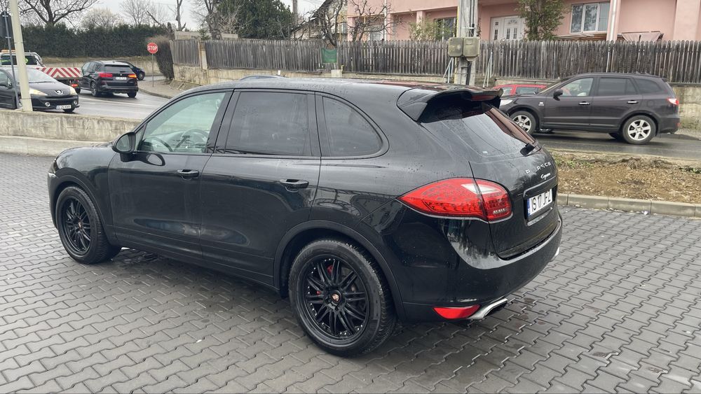 Porsche Cayenne an 2012 Diesel 3.0 245Cp 11900€