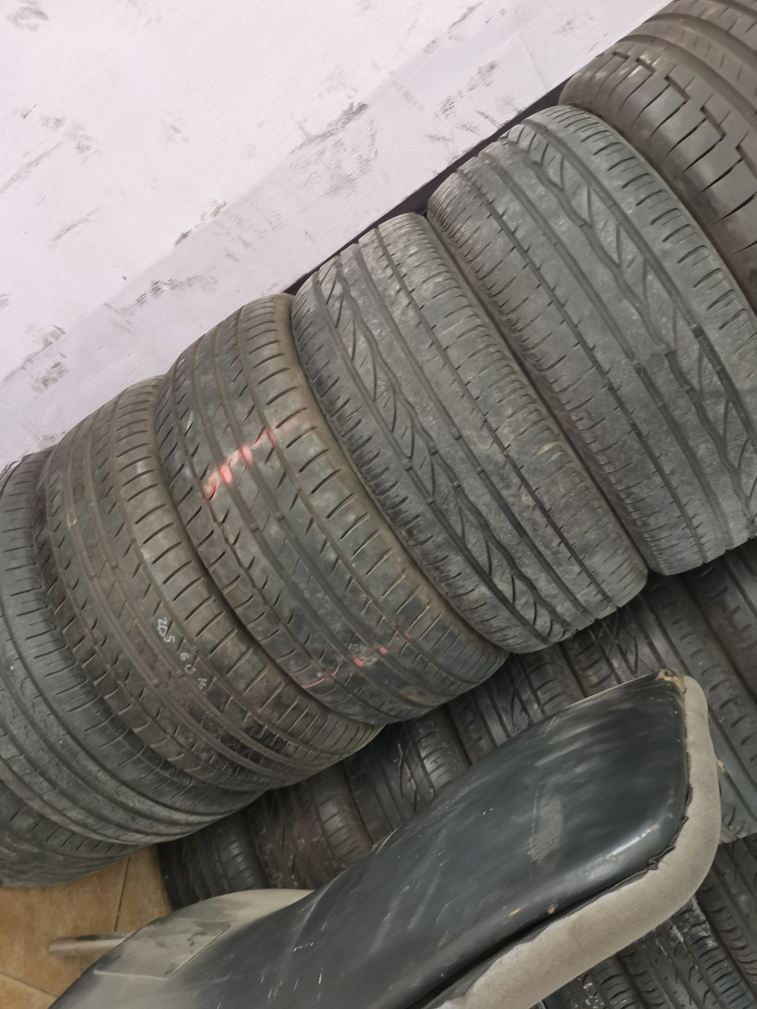 Шины R 16 Bridgestone 2шт, 205/50