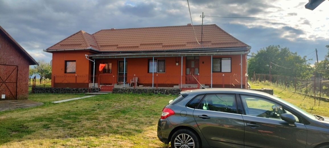 Casă de vânzare Bogata