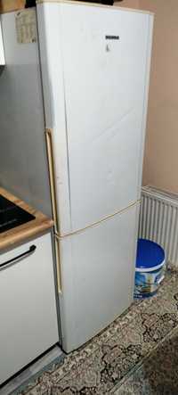 Холодилник  самсунг