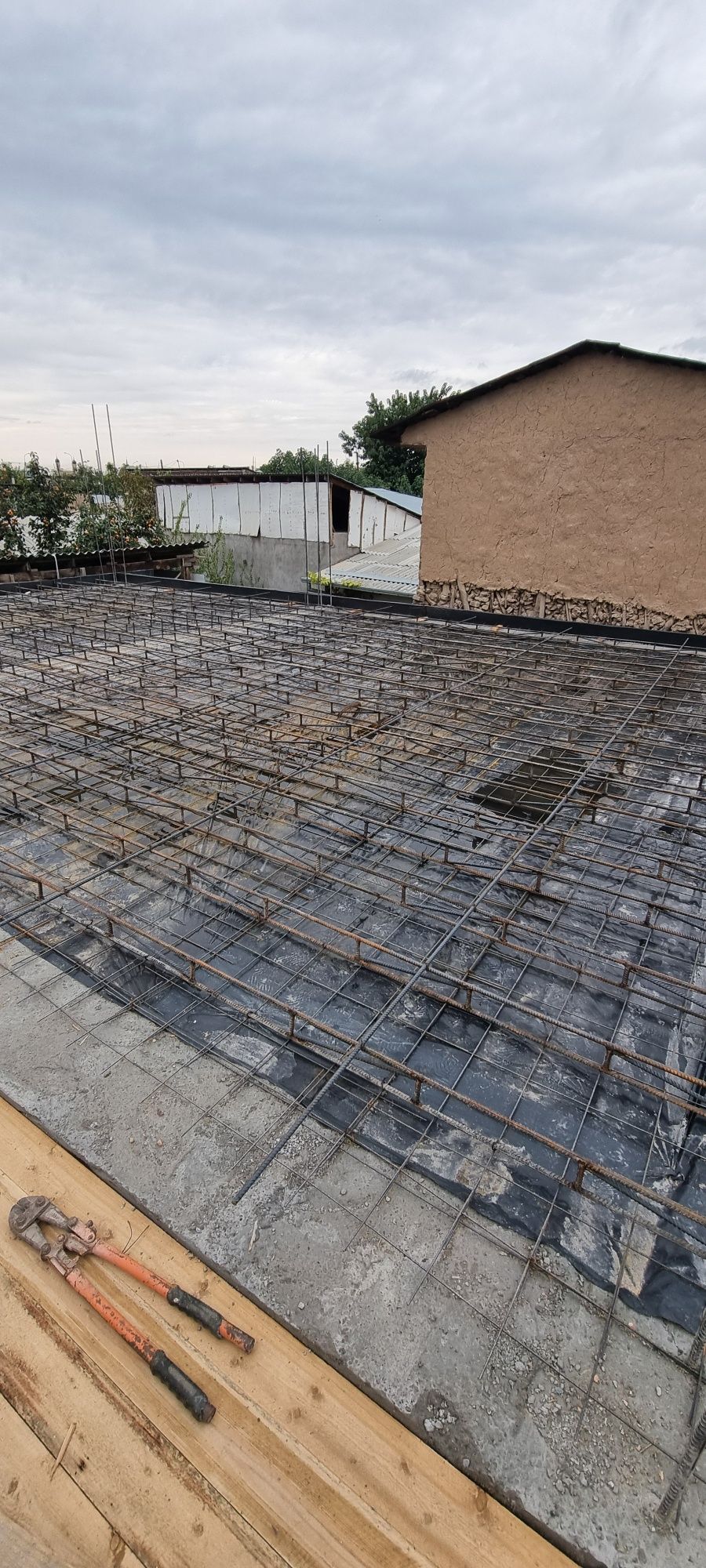 Fundament va stayashka manalit ishlari qilamiz